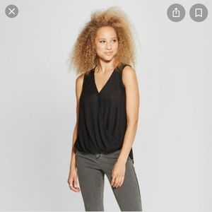 Universal Thread black wrap tank size small